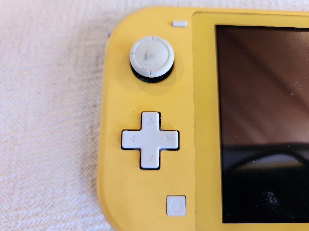 Nintendo Switch Lite 黄色