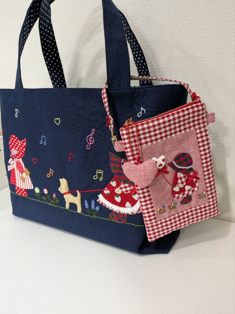 スーちゃんと鞄＆スーちゃんマルチポーチ