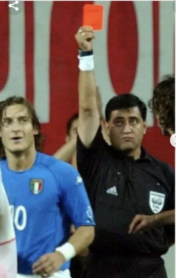 【ジョークTシャツ】 日韓ワールドカップ バイロン・モレノ主審 Ｔシャツ