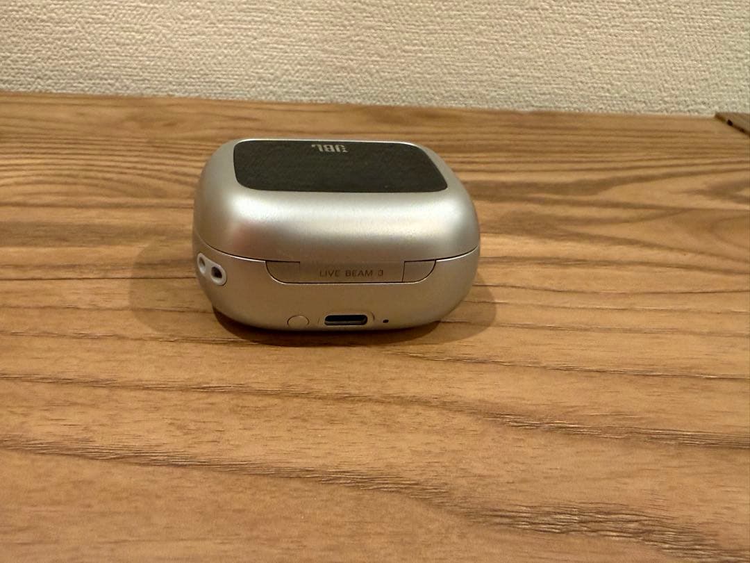 JBL LIVE BEAM 3 シルバー