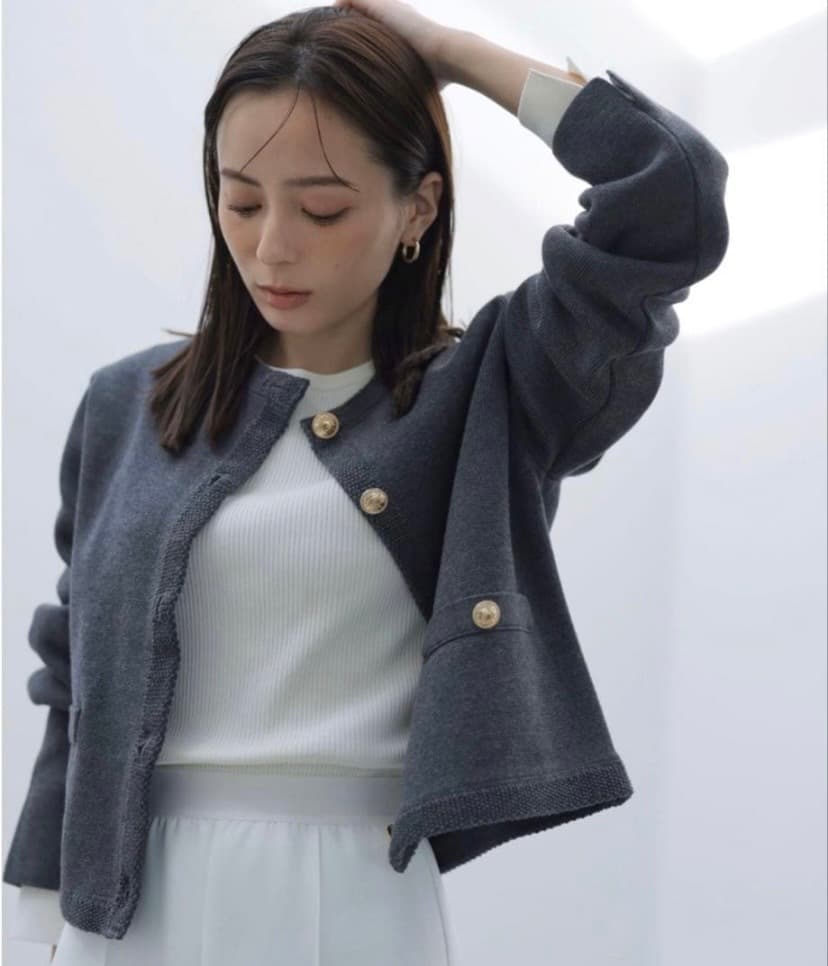 anuans オリジナルボタンノーカラーニットジャケット グレー