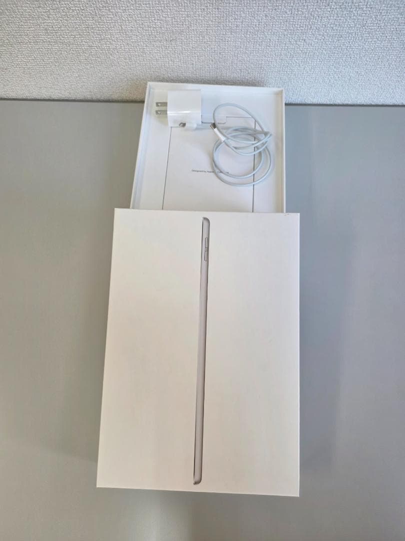 iPad（第9世代） Wi-Fi + Cellular　64GBモデル