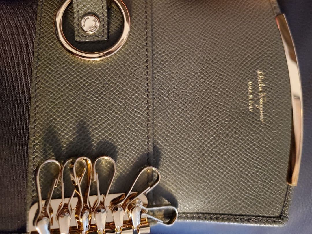 Salvatore Ferragamo 6連キーケース グレー