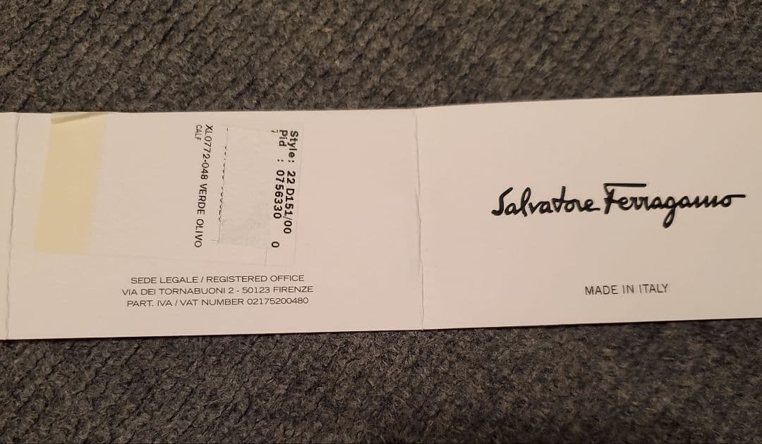 Salvatore Ferragamo 6連キーケース グレー