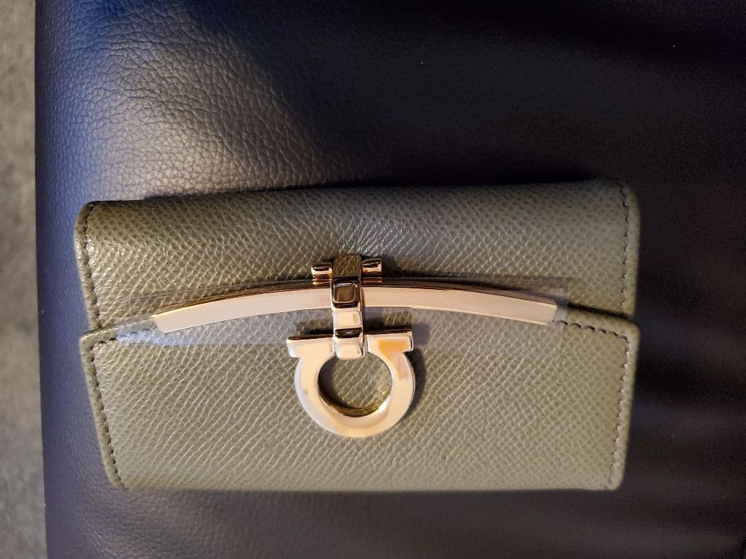 Salvatore Ferragamo 6連キーケース グレー