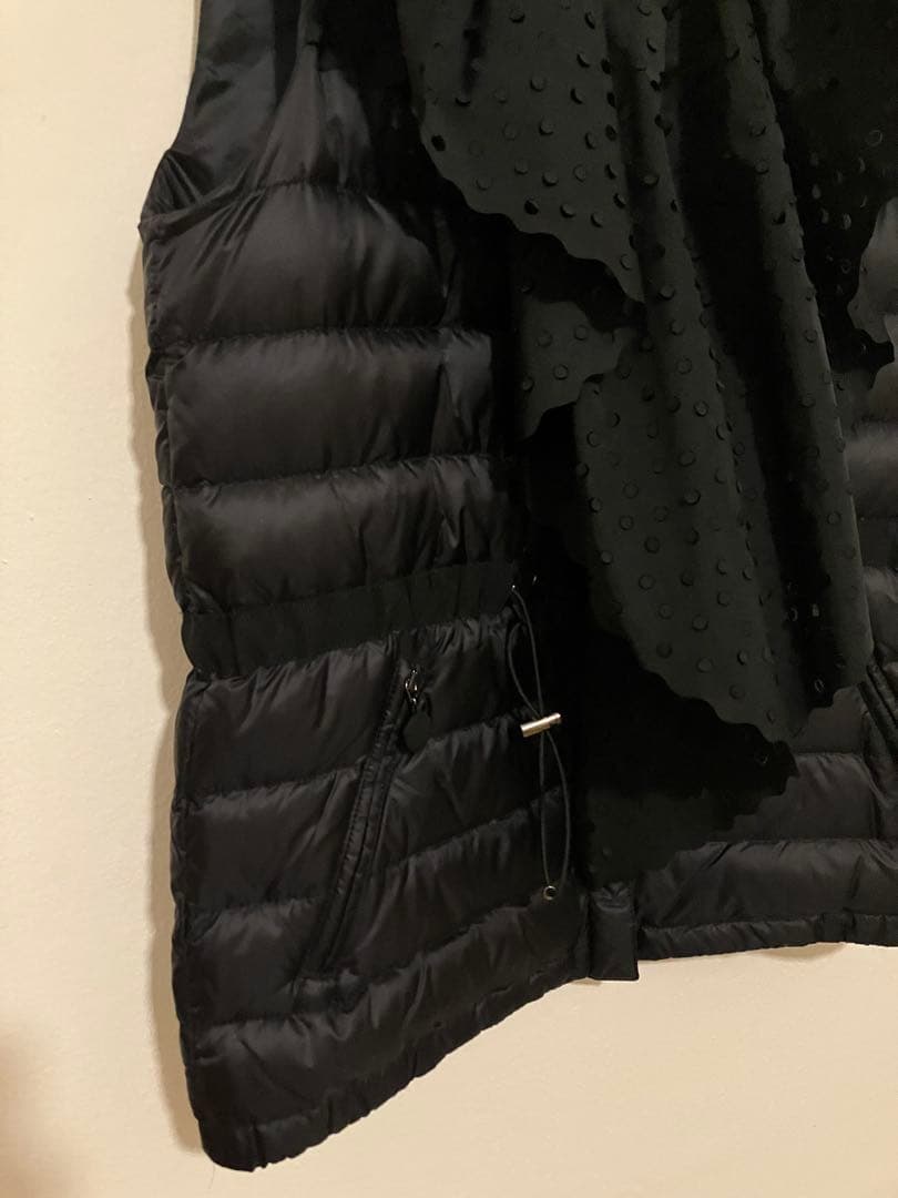 Moncler モンクレール　Sacaiとのコラボダウンベスト　Shinobu