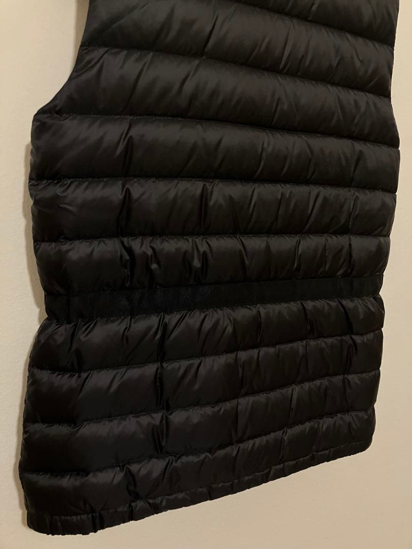 Moncler モンクレール　Sacaiとのコラボダウンベスト　Shinobu