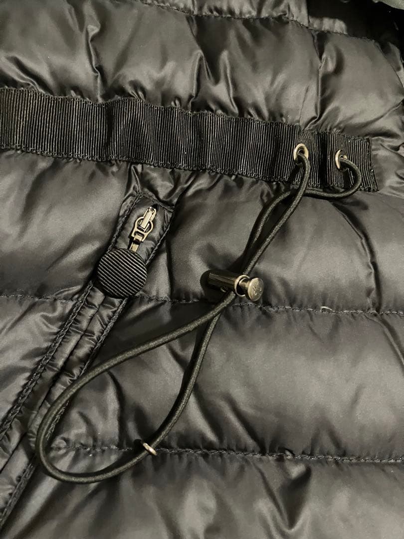 Moncler モンクレール　Sacaiとのコラボダウンベスト　Shinobu