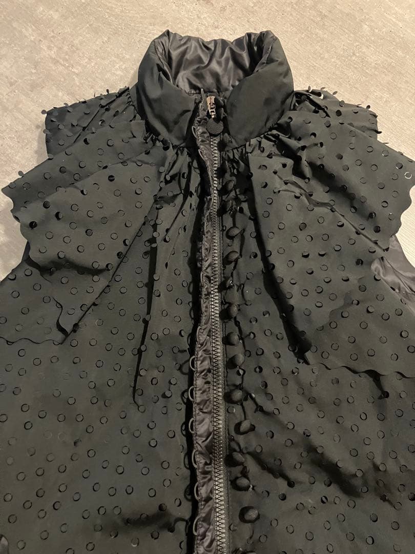 Moncler モンクレール　Sacaiとのコラボダウンベスト　Shinobu