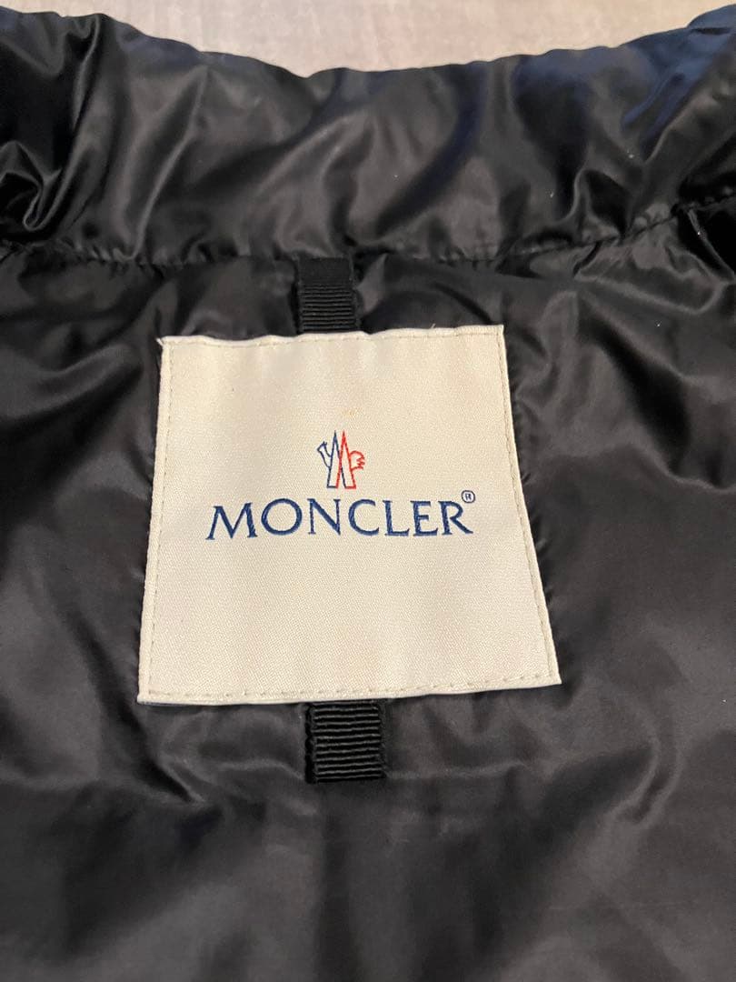 Moncler モンクレール　Sacaiとのコラボダウンベスト　Shinobu