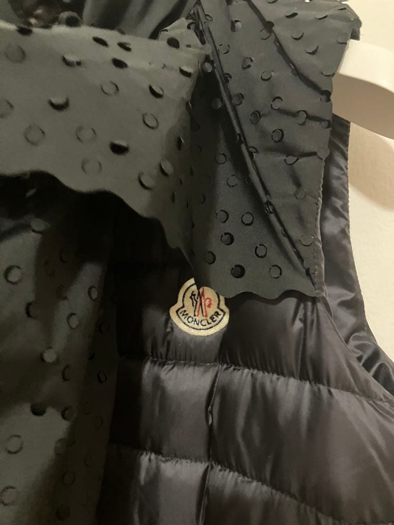 Moncler モンクレール　Sacaiとのコラボダウンベスト　Shinobu