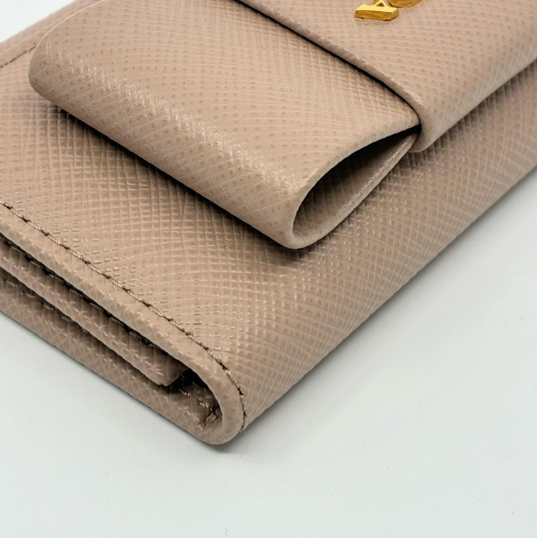 PRADA プラダ サフィアーノ 6連キーケース ピンクベージュ A1343A5