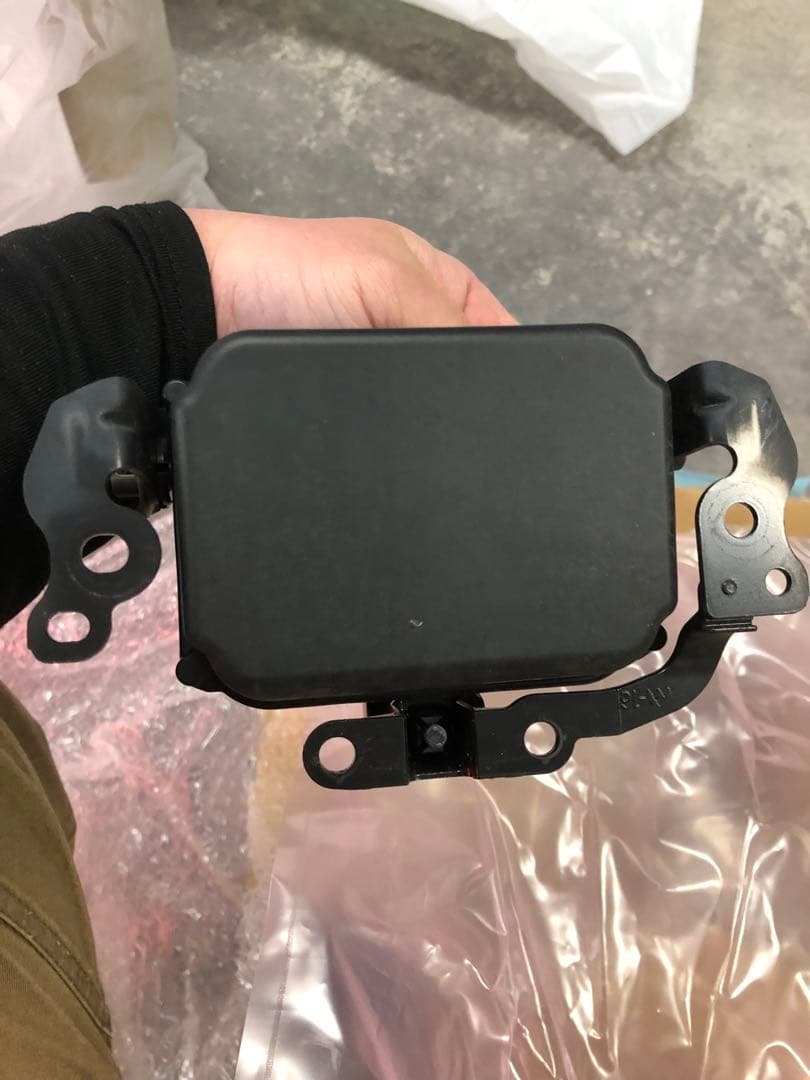 トヨタ 純正　88210-48071 プリウス　ハリアー　ミリ波レーダー