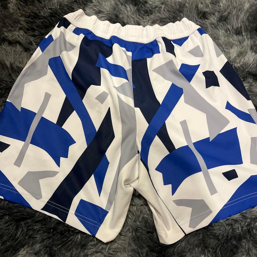 バドミントンパンツ幾何学模様