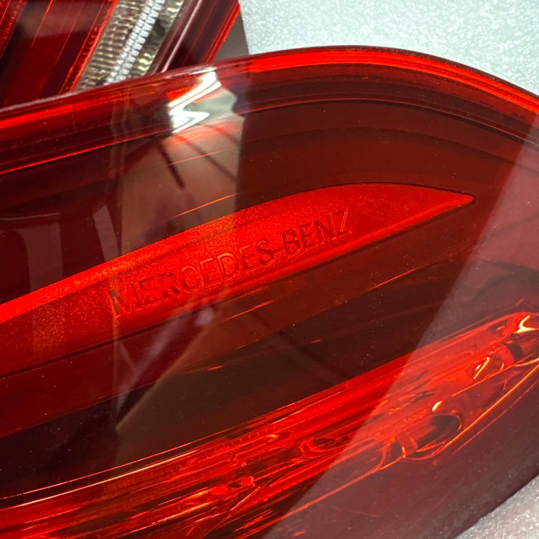 メルセデスベンツ　W222型Sクラス　左右テールレンズ