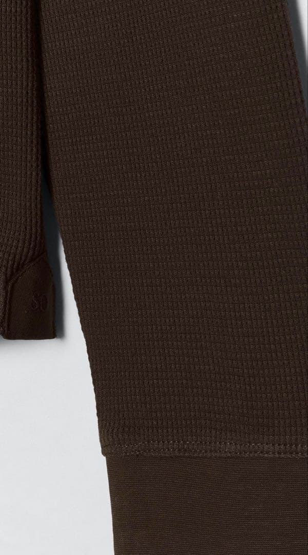 zara soshiotsuki ヘンリーネックワッフルTシャツ　ブラウン