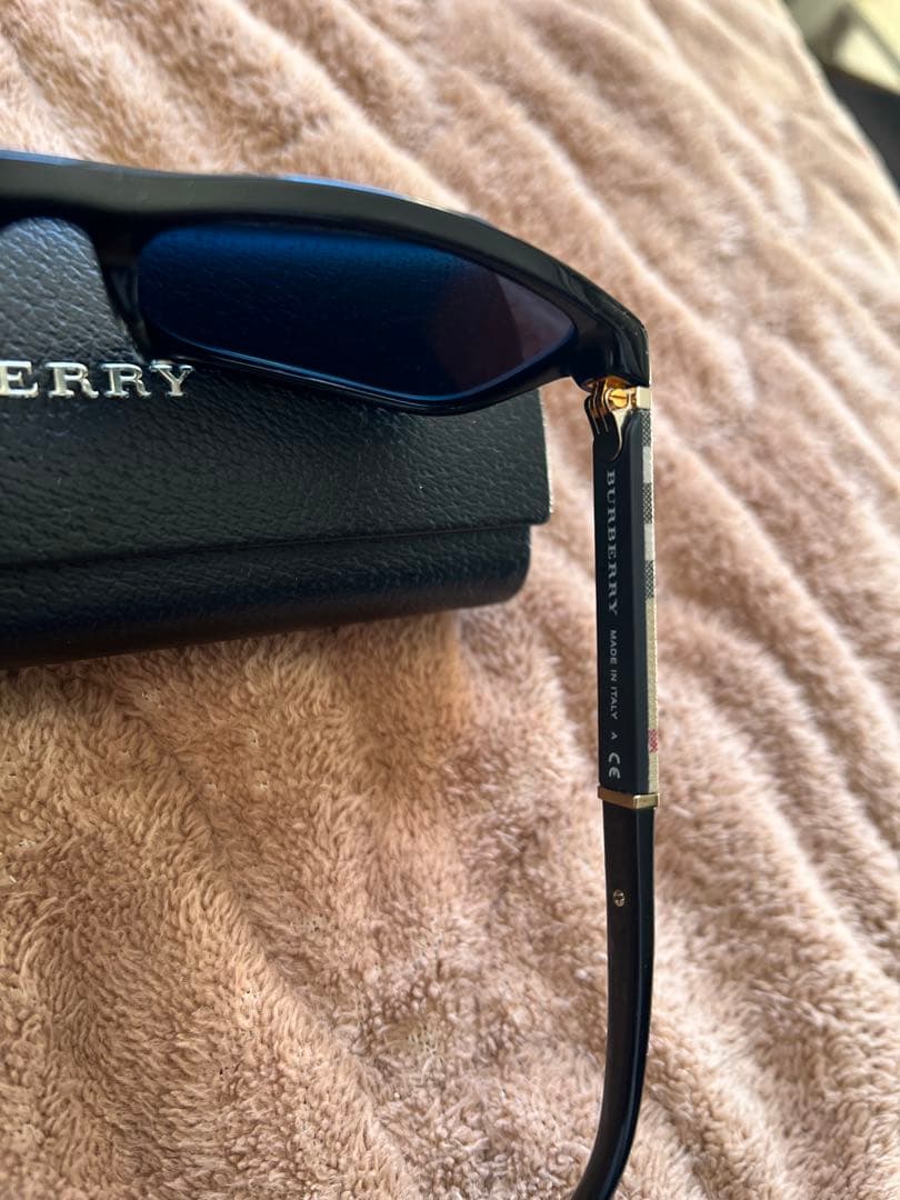 BURBERRY サングラス ブラック