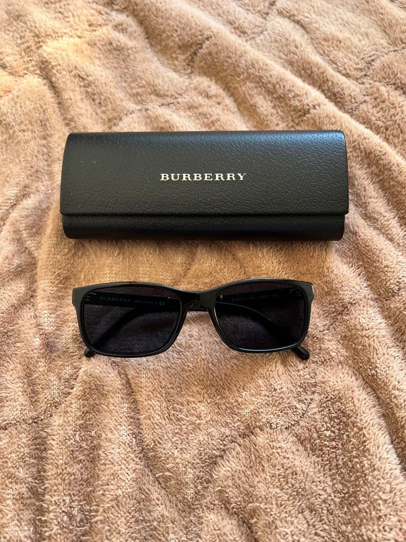 BURBERRY サングラス ブラック