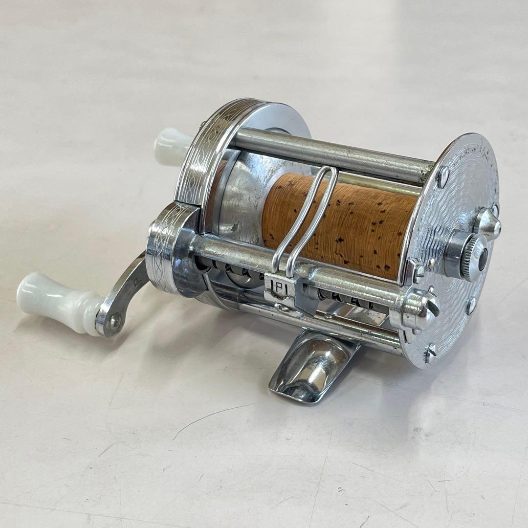 PFLUEGER SUMMIT 1993L 彫刻系ダイレクトリール