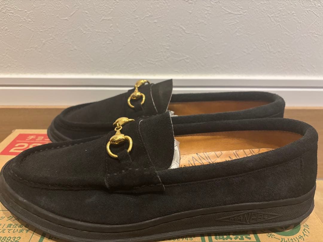 MANEBU ビットローファー ブラック スエード