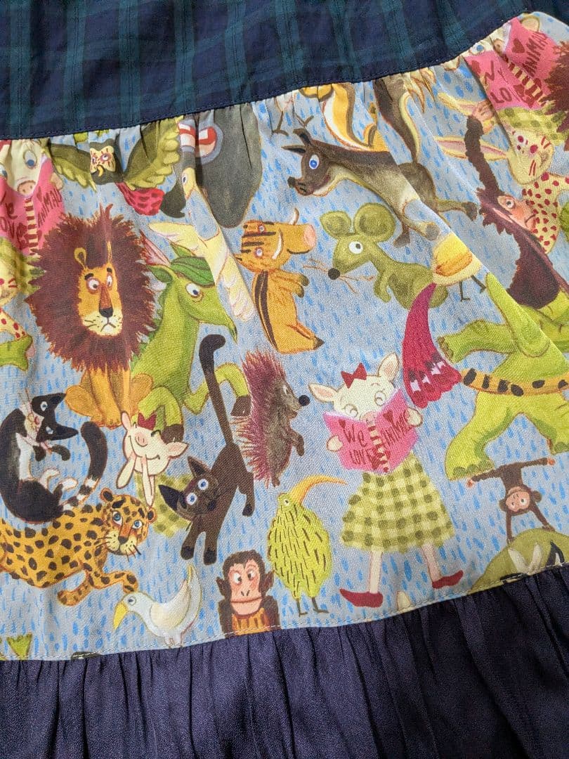 美品オレボレブラ、花のビジューや動物達の色柄が綺麗なチュニック、素敵です☆彡