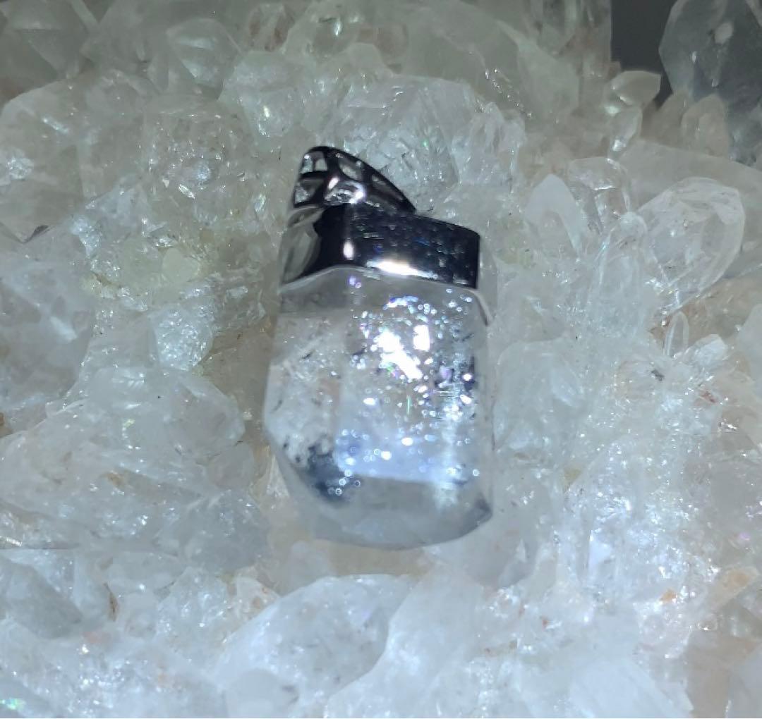 スティブナイトインクォーツ　ペンダントトップ