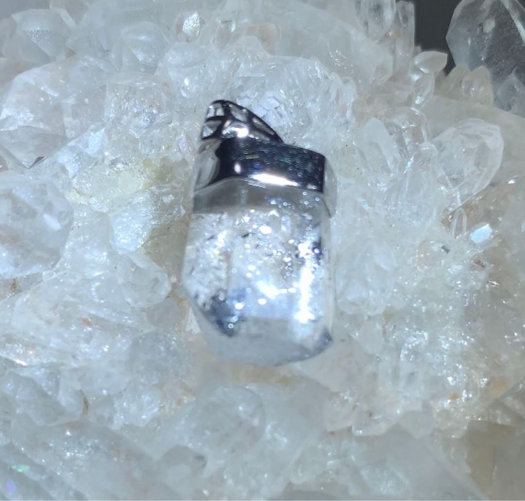 スティブナイトインクォーツ　ペンダントトップ