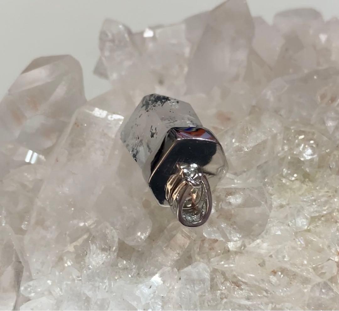 スティブナイトインクォーツ　ペンダントトップ