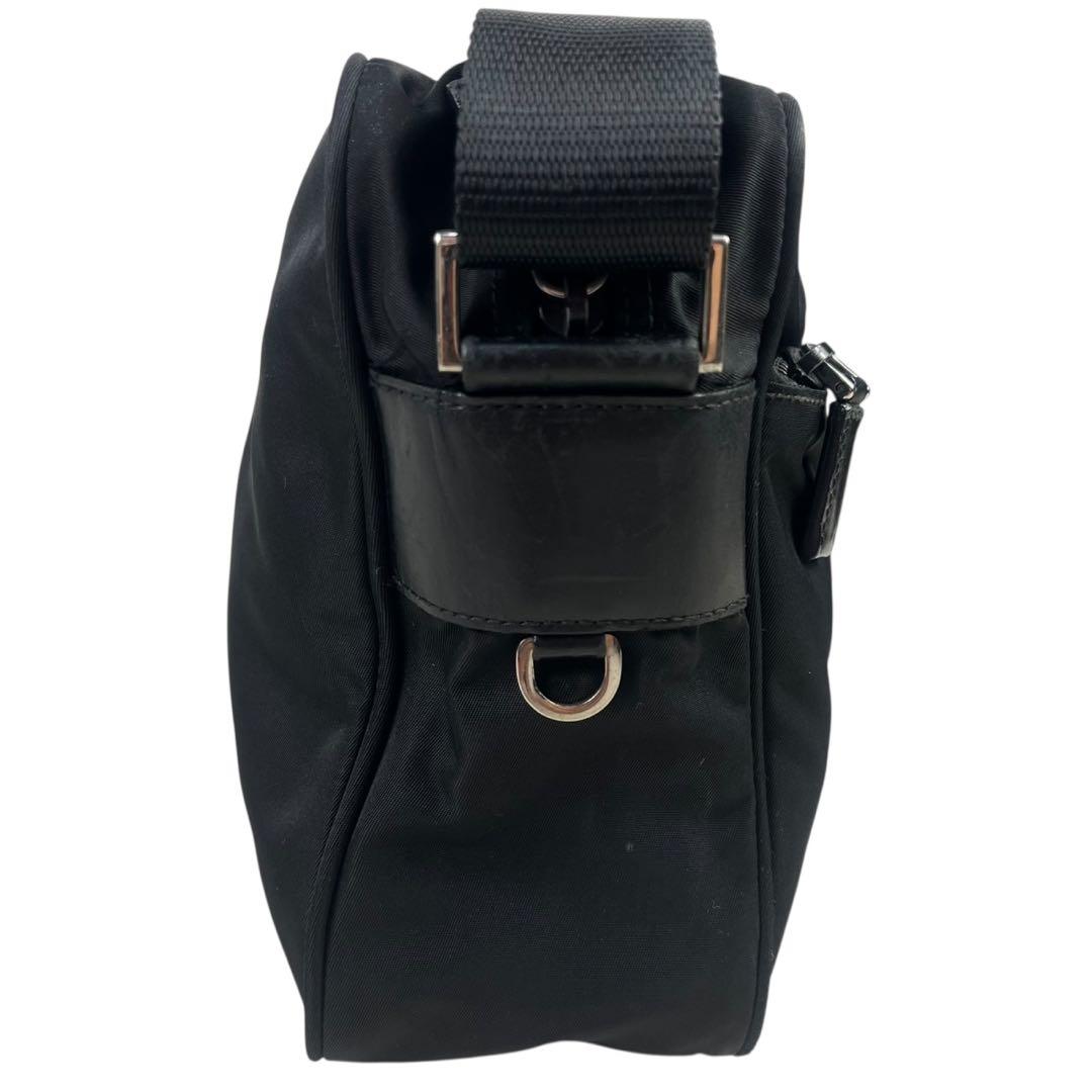 美品✨プラダ ショルダーバッグ カメラバッグ ナイロン レザー 三角ロゴ 黒