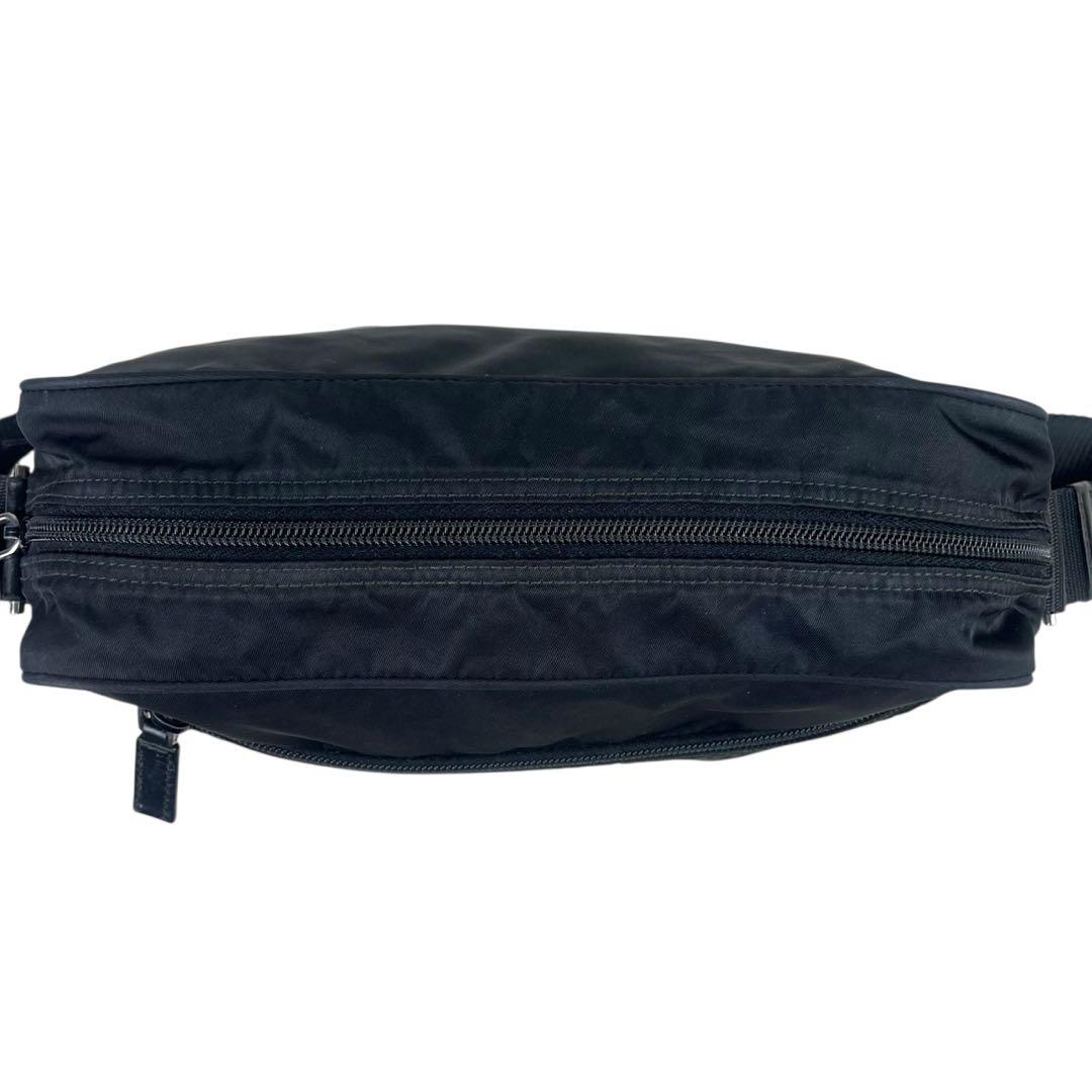 美品✨プラダ ショルダーバッグ カメラバッグ ナイロン レザー 三角ロゴ 黒