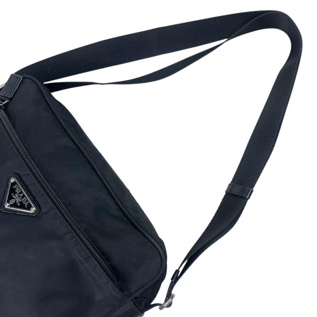 美品✨プラダ ショルダーバッグ カメラバッグ ナイロン レザー 三角ロゴ 黒