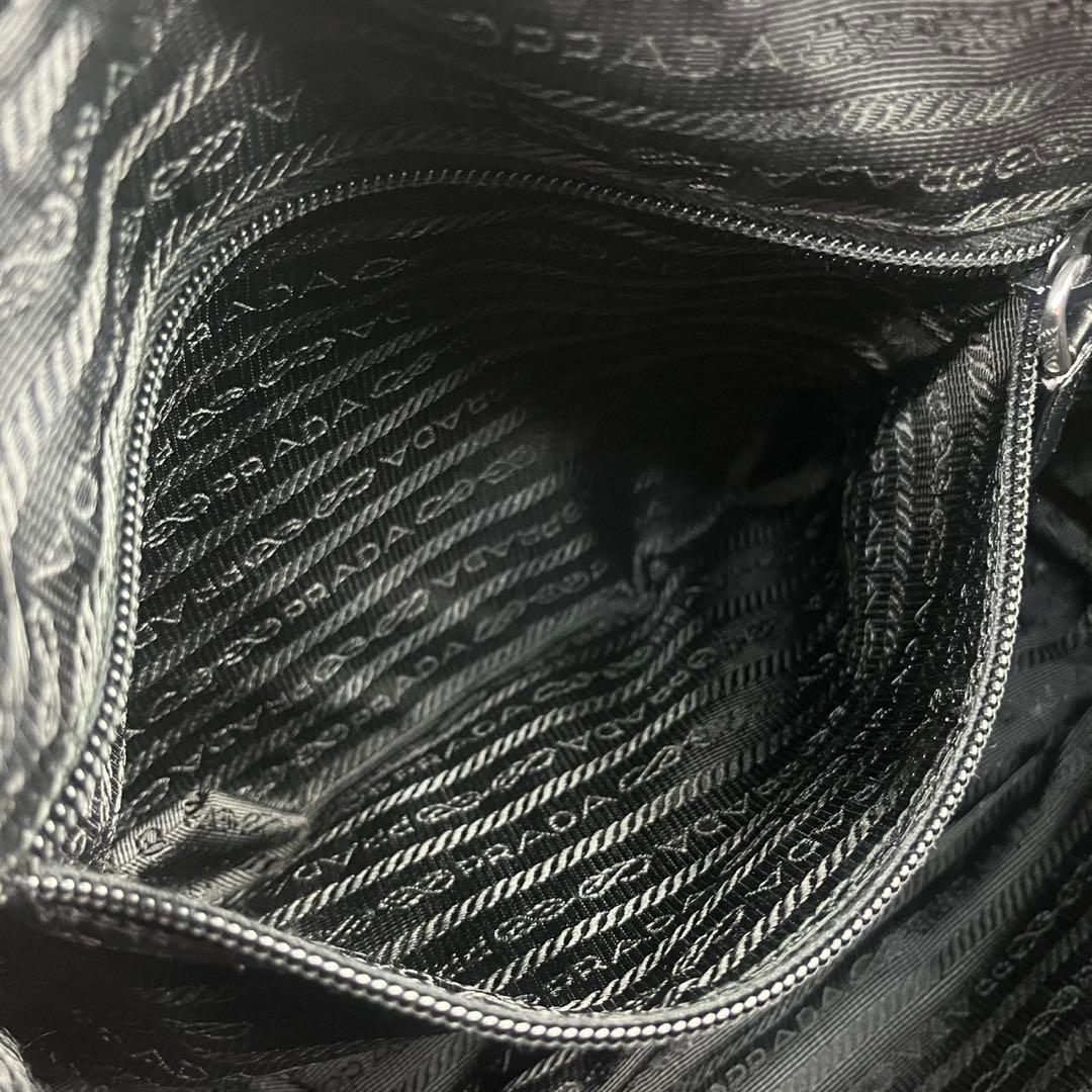 美品✨プラダ ショルダーバッグ カメラバッグ ナイロン レザー 三角ロゴ 黒