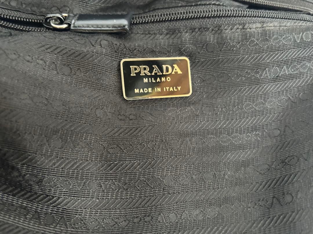 PRADA プラダ ブラック ナイロンショルダーバッグ 三角ロゴ