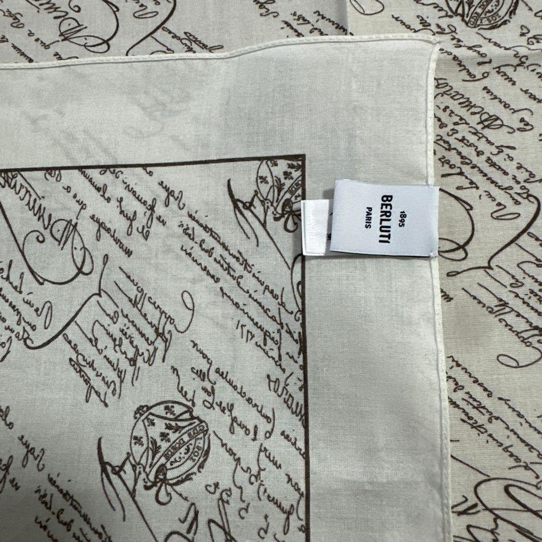 ベルルッティ☆高級ハンカチーフ☆新品未使用☆上質な肌触り☆