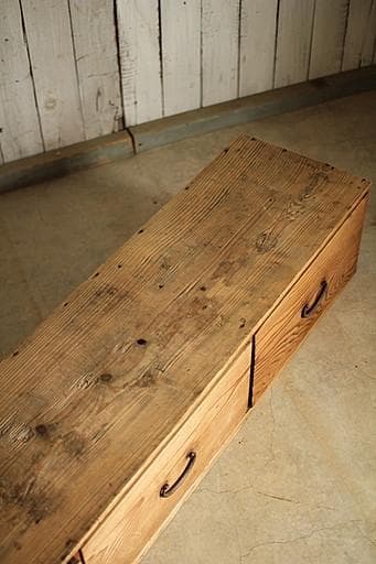 味のある横長の木製引き出し3杯　ローテーブル　飾り台　作業台　古家具　古民家