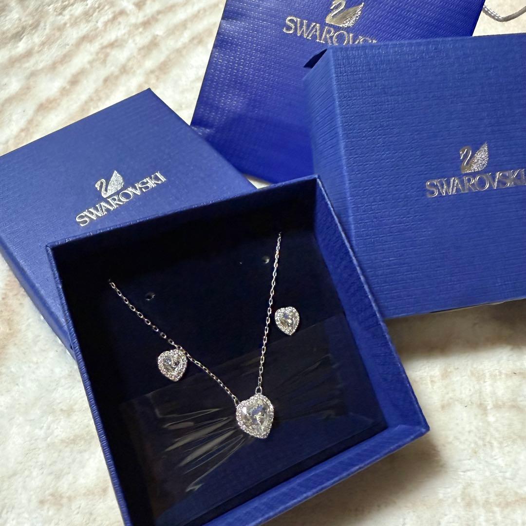 Swarovski ハート型 ネックレス イヤリング セット