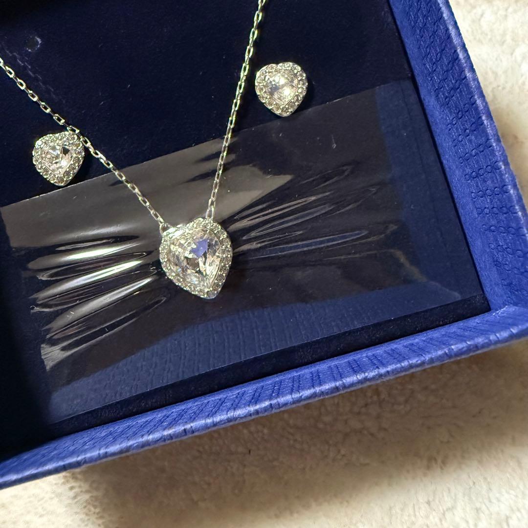 Swarovski ハート型 ネックレス イヤリング セット