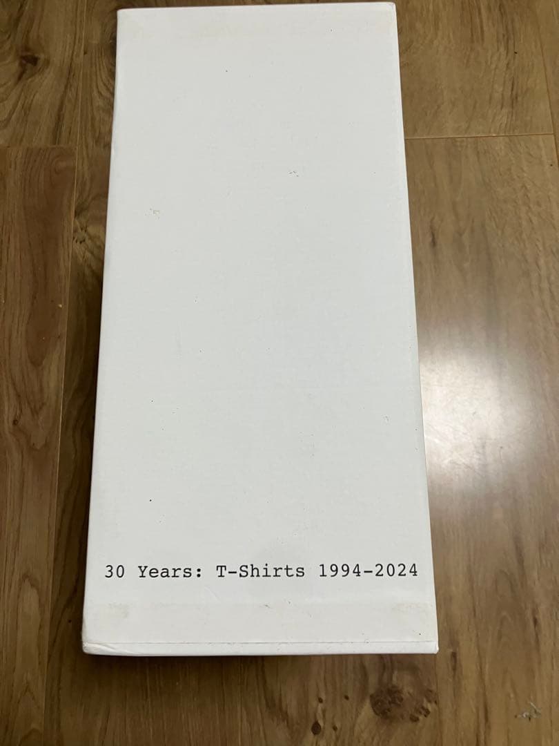 アート・デザイン・音楽 supreme 30 Years T-Shirts 1994-2024 Book