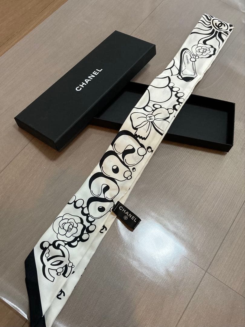 CHANEL シャネルヘアバンド　スカーフ