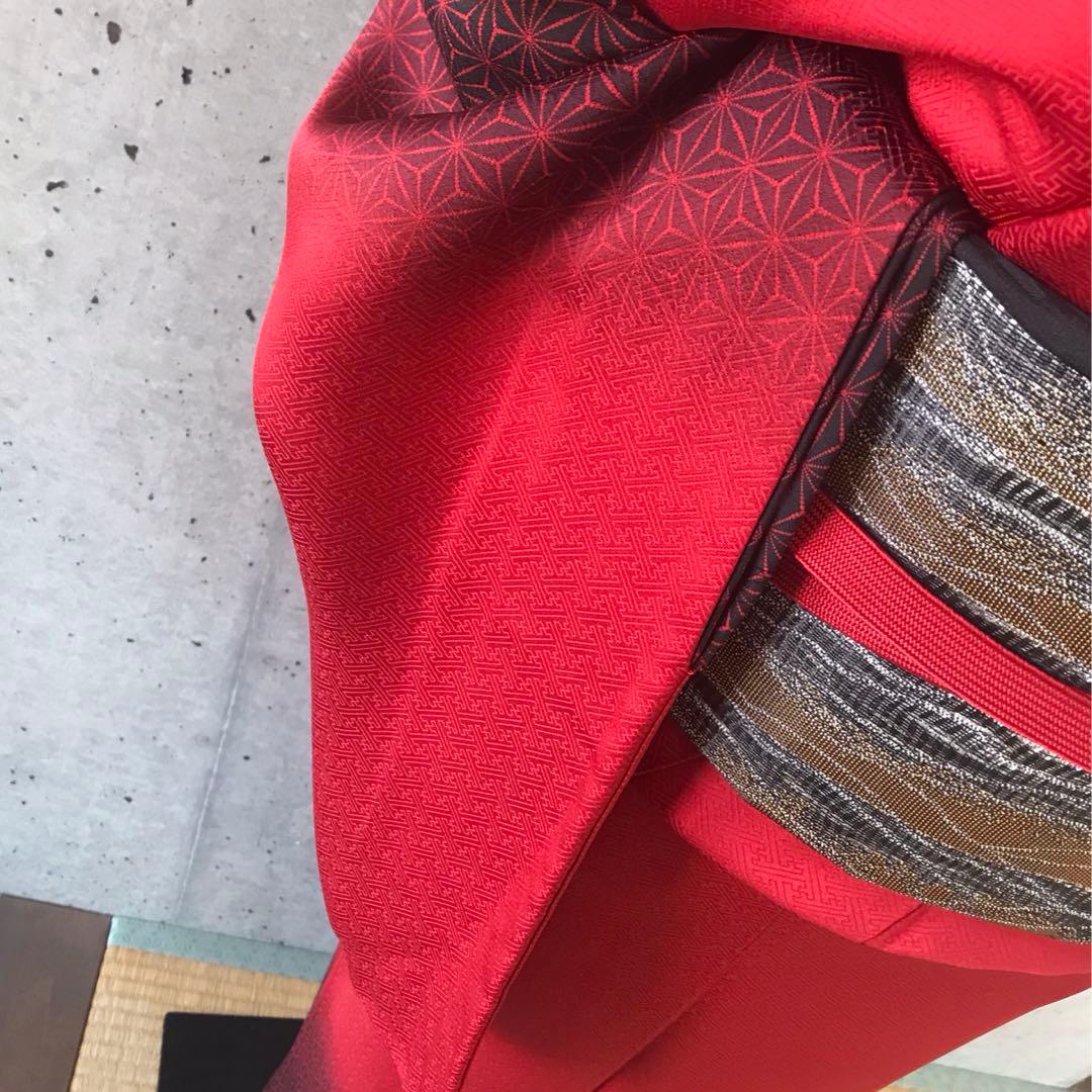 【斉藤三才】正絹　赤と黒のカッコいい訪問着　麻の葉柄　袷　落款