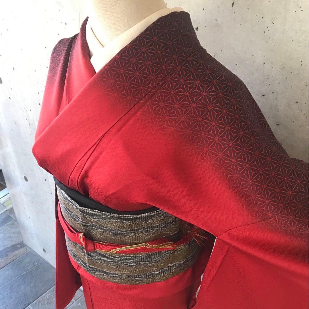 【斉藤三才】正絹　赤と黒のカッコいい訪問着　麻の葉柄　袷　落款