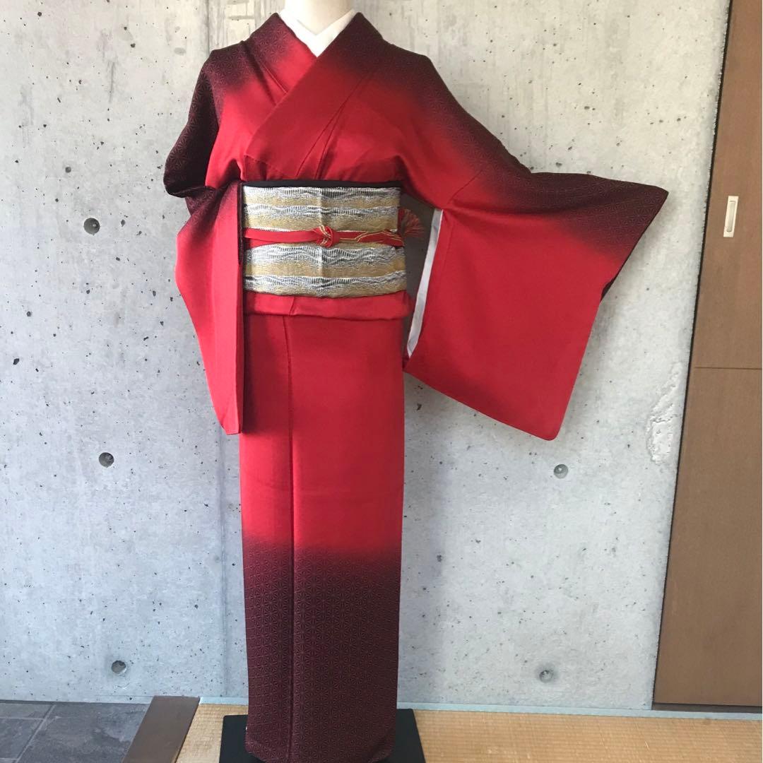 【斉藤三才】正絹　赤と黒のカッコいい訪問着　麻の葉柄　袷　落款