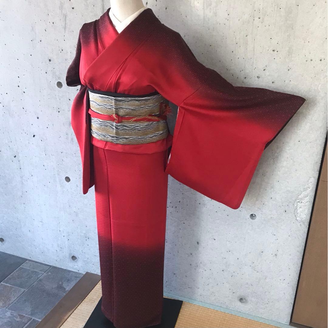 【斉藤三才】正絹　赤と黒のカッコいい訪問着　麻の葉柄　袷　落款