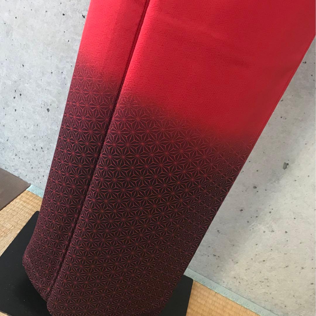 【斉藤三才】正絹　赤と黒のカッコいい訪問着　麻の葉柄　袷　落款