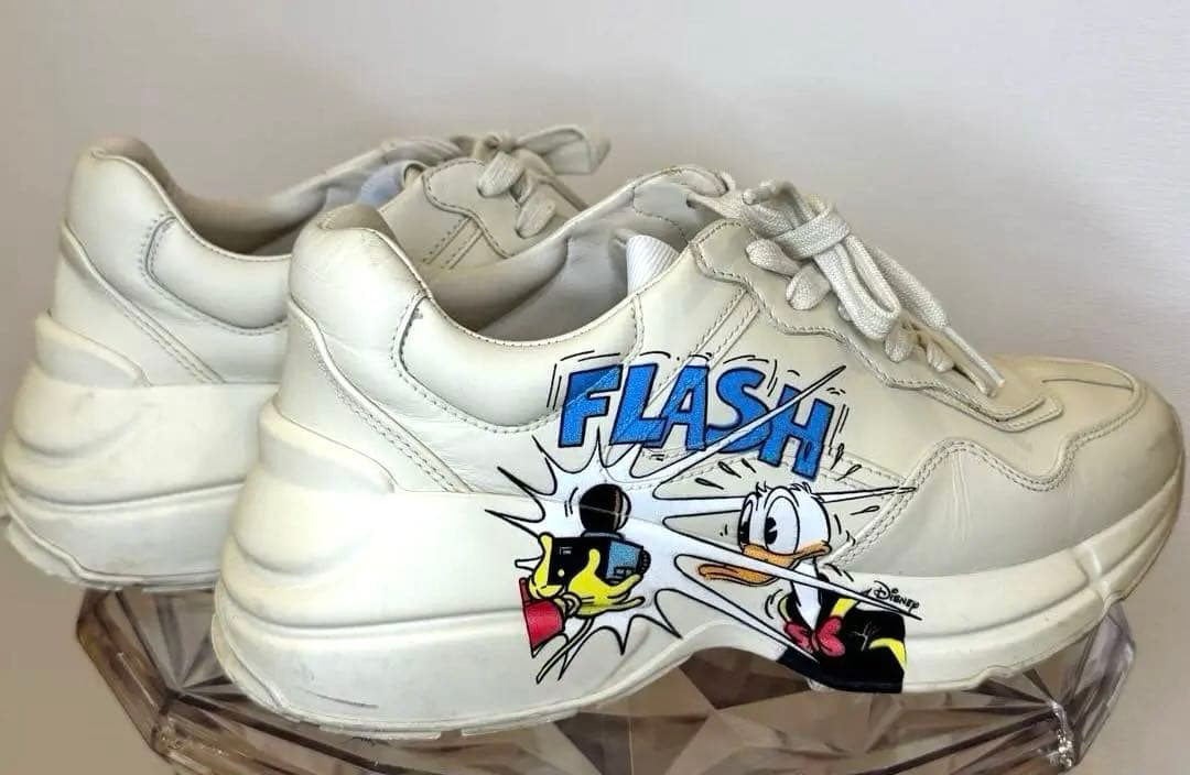 GUCCI スニーカー 女性 ディズニーコラボ 袋付き 替え紐付き クリーム色