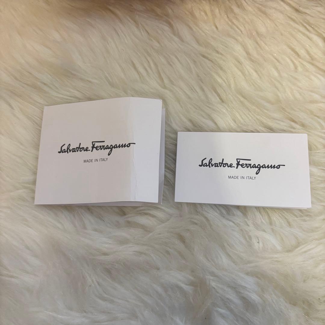 週末セール！Ferragamo フラットシューズ ヴァリナ ブラック