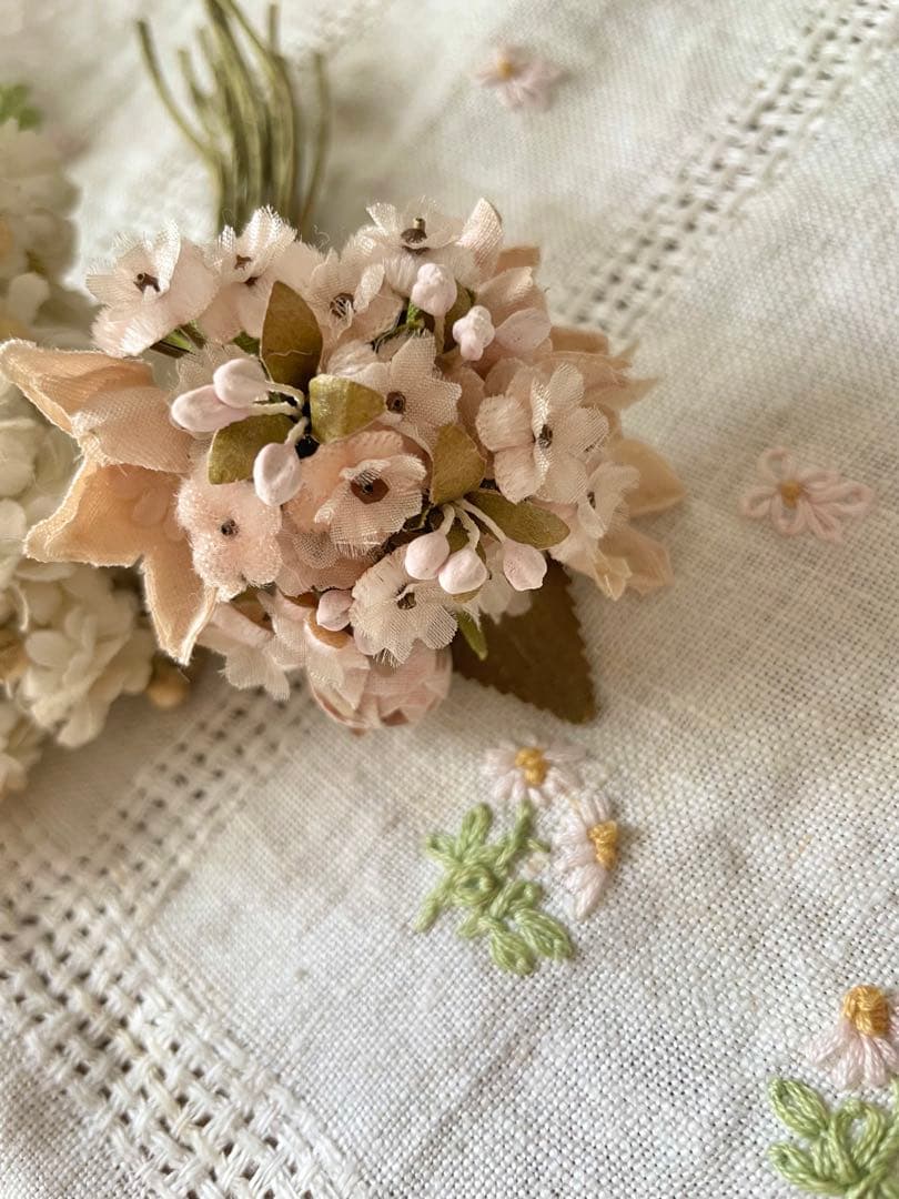 フランスアンティーク　布花　コサージュ　エクリュ