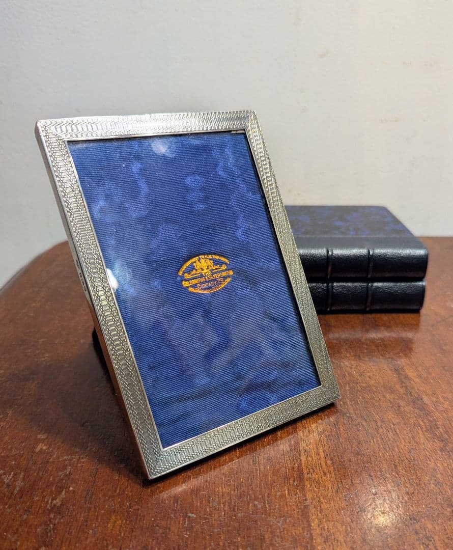 イギリスアンティーク 純銀フォトスタンド １９１３年ロンドン刻印 英国王室御用達