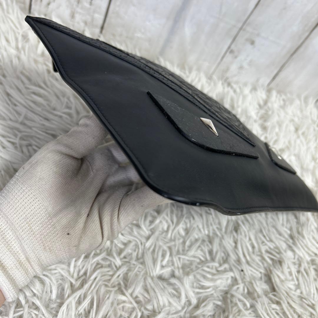 FENDI クラッチバッグ モンスター セカンドバッグ　バグズ　　レザー