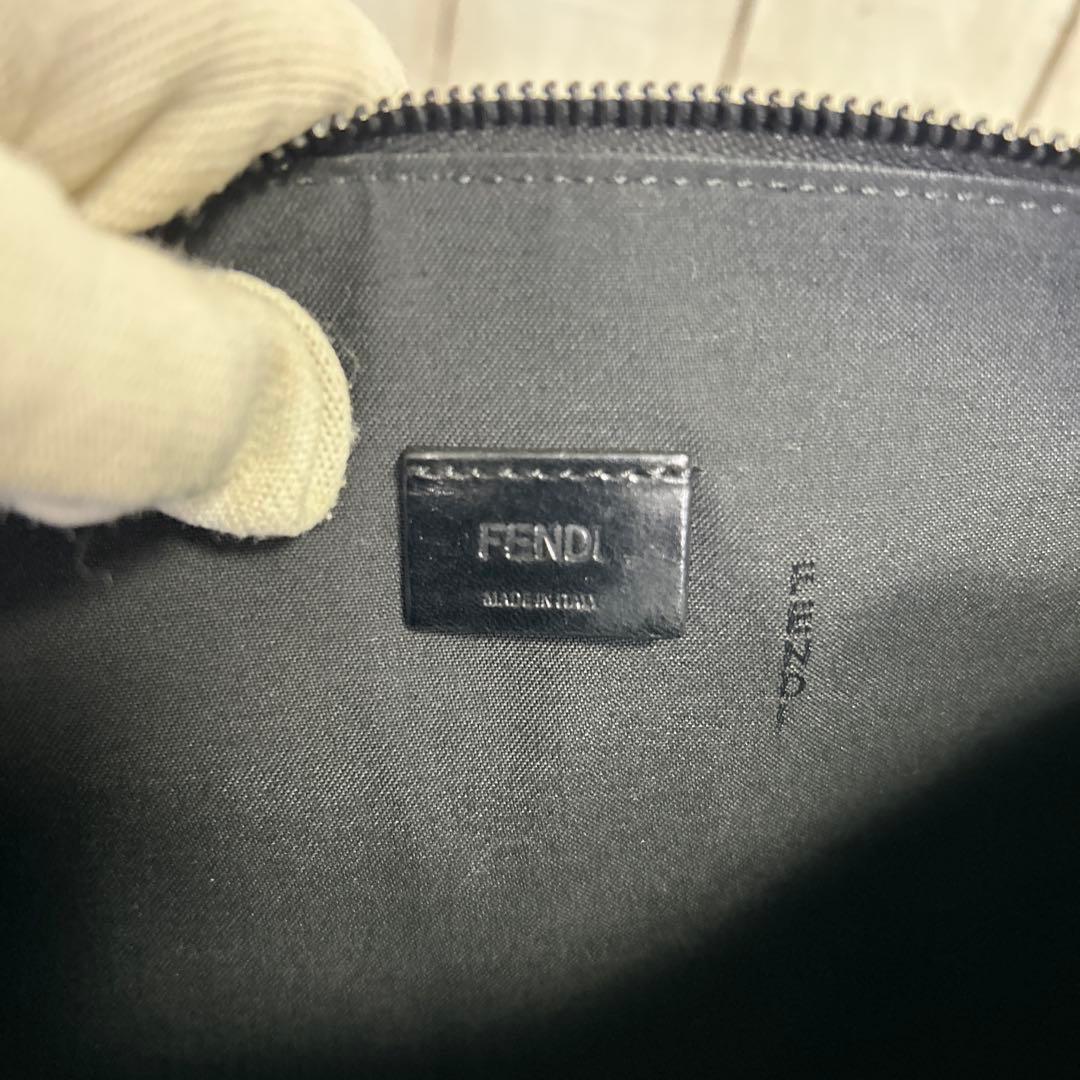 FENDI クラッチバッグ モンスター セカンドバッグ　バグズ　　レザー